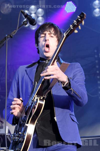 MILES KANE - 2012-06-22 - PARIS - Hippodrome de Longchamp - 